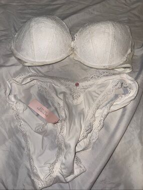 Victoria's Secret White Lace Push-Up Bra & Matching Lace Bikini